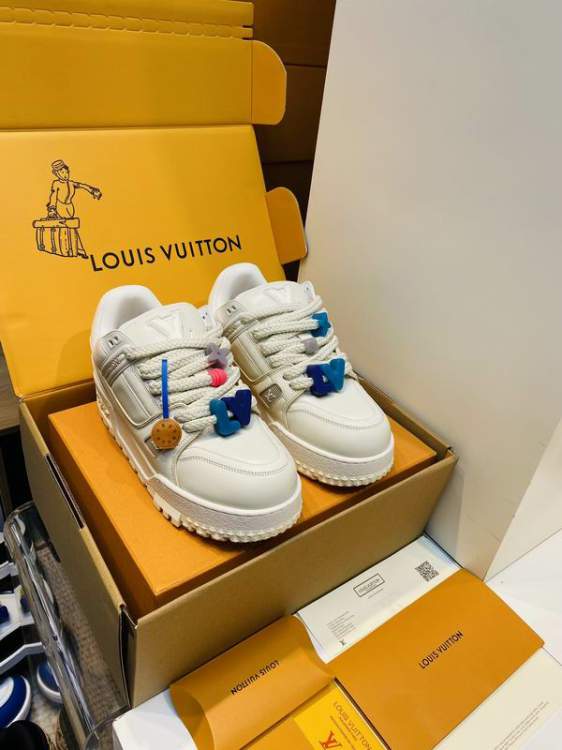 Picture of Louis Vuitton Shoes _SKULVsz35-4139-45316430.5cmmnf0501